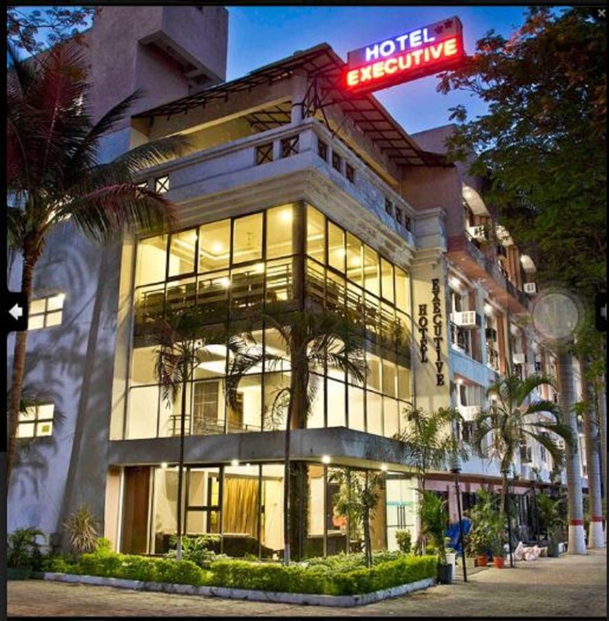 Hotel Executive Surat Eksteriør bilde